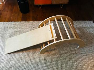 Houten klimboog beschikbaar voor biedingen