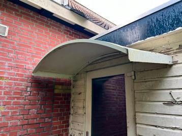 Kunststof Luifel / afdakje voor boven voor- of achterdeur beschikbaar voor biedingen