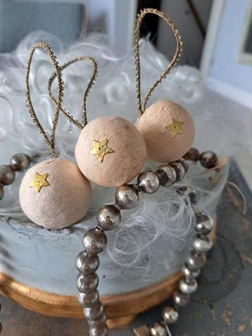 Antieke kerstballetjes  beschikbaar voor biedingen