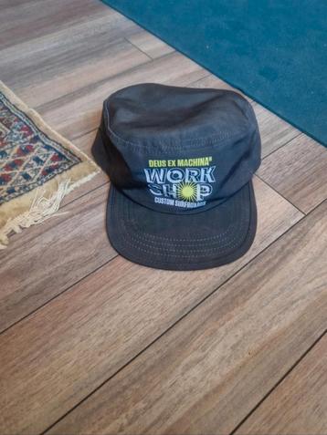 Pet Deus Ex Machina beschikbaar voor biedingen