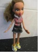 BRATZ DOLL met Kleding+schoentjes, Ophalen of Verzenden, Nieuw, Fashion Doll