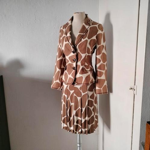 MOSCHINO ,colbert met bijpassende rok, linnen jasje,mt.38, Kleding | Dames, Jasjes, Kostuums en Pakken, Zo goed als nieuw, Kostuum of Pak