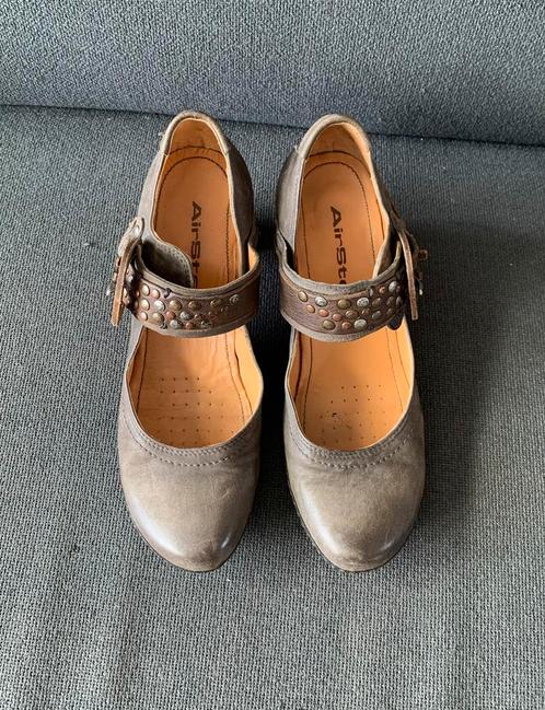 Airstep grijs/blauw leren pumps met studs mt 40., Kleding | Dames, Schoenen, Zo goed als nieuw, Pumps, Blauw, Ophalen of Verzenden