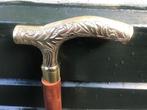mooie houten wandelstok, sierlijke handgreep, Diversen, Wandelstokken, Ophalen of Verzenden, Zo goed als nieuw