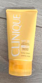Nieuwe Zonnebrand van Clinique - SPF 30 voor het lichaam, Sieraden, Tassen en Uiterlijk, Uiterlijk | Lichaamsverzorging, Ophalen of Verzenden
