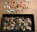 Honderden pins jaren 50-60, Verzamelen, Speldjes, Pins en Buttons, Verzenden, Zo goed als nieuw, Overige onderwerpen