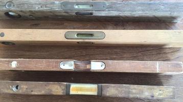 Houten waterpas beschikbaar voor biedingen