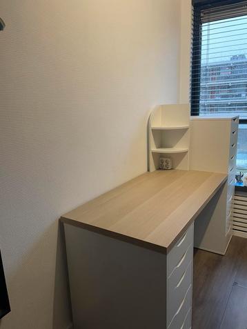 Bureautafel + opbergruimte