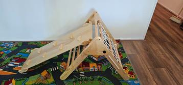 Klimrek met Glijbaan Montessori style beschikbaar voor biedingen