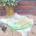 Groene glazen schaal 'vergiet' op pootjes, Antiek en Kunst, Ophalen of Verzenden