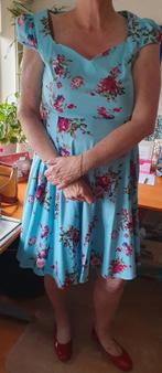 Leuke blauwe vintage jurk met bloemenprint, Kleding | Dames, Jumpsuits, Maat 38/40 (M), Blauw, Ophalen of Verzenden, Zo goed als nieuw
