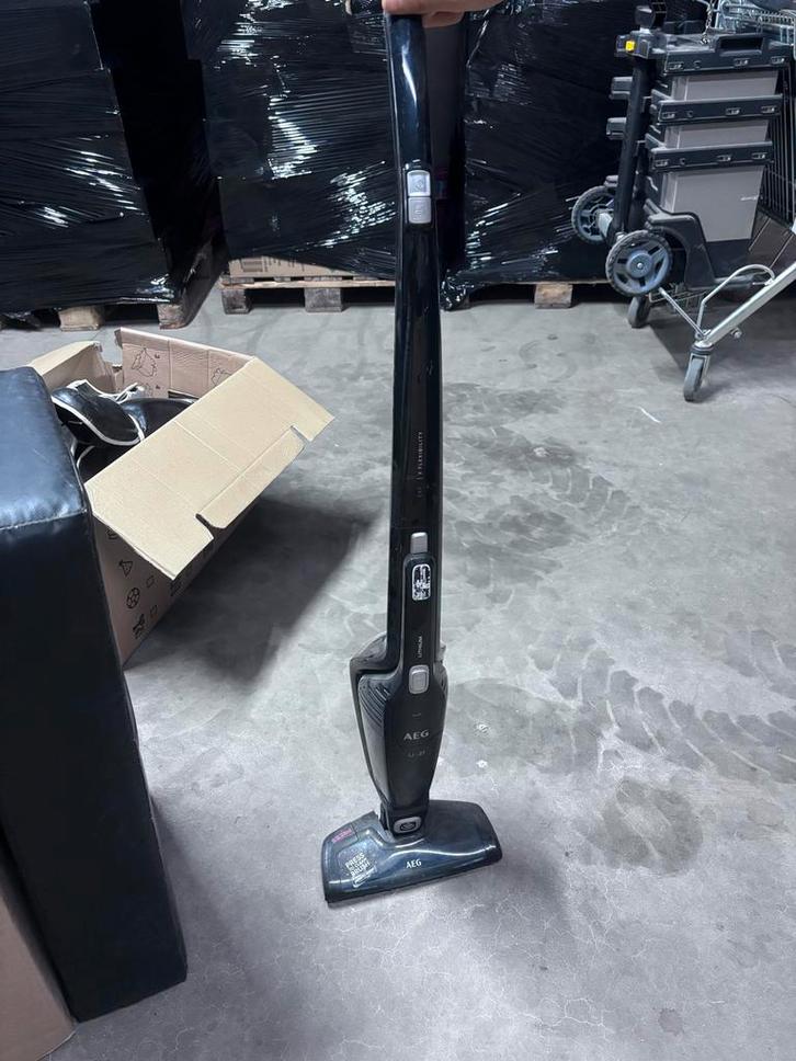 AEG CX7 Flexibiliteit Stofzuiger - LI-21, Witgoed en Apparatuur, Stofzuigers, Gebruikt, Stofzuiger, Minder dan 1200 watt, Reservoir