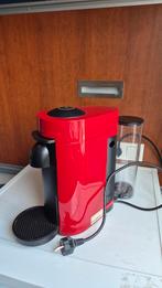 Koffiezetapparaat Vertuo Plus Cherry Red + Capsulehouder, Witgoed en Apparatuur, Ophalen of Verzenden, Zo goed als nieuw, Koffiemachine