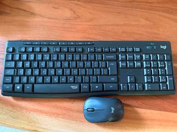 Draadloos (silent touch) Logitech toetsenbord en muis beschikbaar voor biedingen