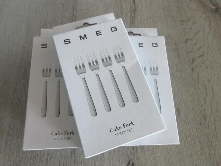 Smeg Taartvorkjes Nieuw in de Originele Doosjes, Huis en Inrichting, Keuken | Bestek, Nieuw, Rvs of Chroom, Vaatwasserbestendig