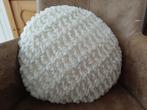 NIEUW: rond fluffy (zacht, aaibaar) crème kussen, 40 cm, Huis en Inrichting, Ophalen of Verzenden, Nieuw, Overige kleuren, Rond