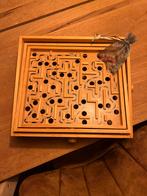 Houten doolhof spel met knikkers, Zo goed als nieuw, Van hout, 4 tot 6 jaar, Meer dan 50 stukjes