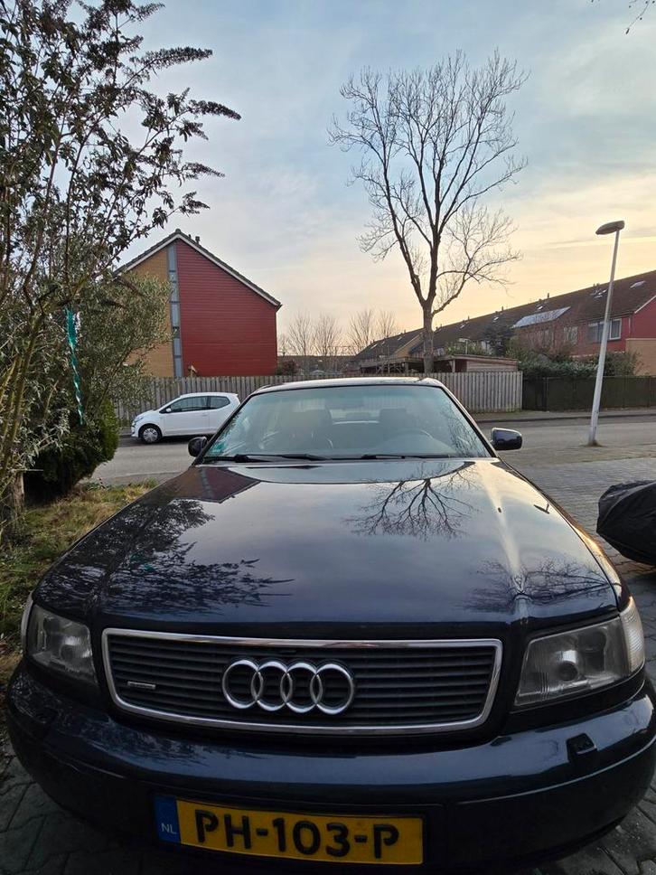 Audi A8 4.2 220KW Quattro Tiptr 1998 Blauw, Auto's, Audi, Particulier, A8, 4x4, ABS, Airbags, Airconditioning, Boordcomputer, Centrale vergrendeling