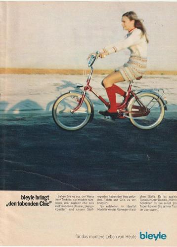 retro reclame 1969 Bleyle kindermode chic op de fiets beschikbaar voor biedingen