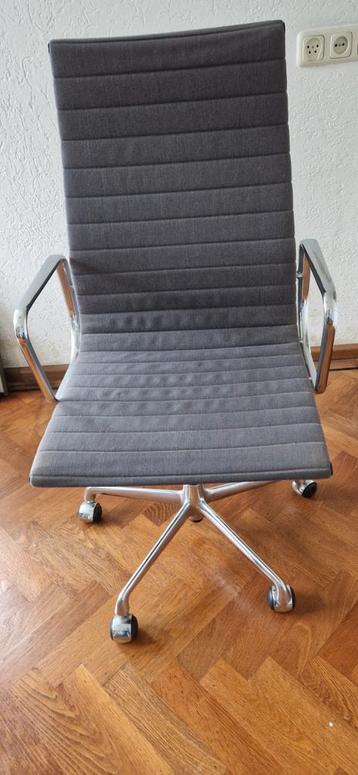 Vitra Eames Aluminium Chair - Klassieker! beschikbaar voor biedingen