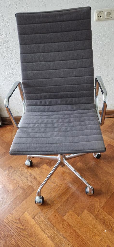 Vitra Eames Aluminium Chair - Klassieker!, Huis en Inrichting, Bureaustoelen, Gebruikt, Bureaustoel, Grijs, Ophalen