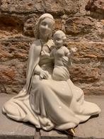 Zittende Maria met kindje porselein/ Bavaria., Ophalen of Verzenden