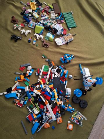 Verzameling Lego speelgoed Boost etc beschikbaar voor biedingen