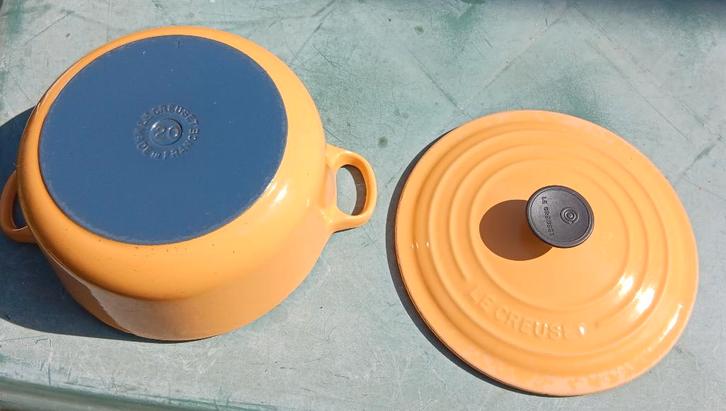Vintage Le Creuset pan en deksel Yellow tangerine 20cm (G286, Huis en Inrichting, Keuken | Potten en Pannen, Zo goed als nieuw