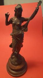 Antiek Auguste Moreau samac beeld vrouw met instrument, Antiek en Kunst, Ophalen of Verzenden