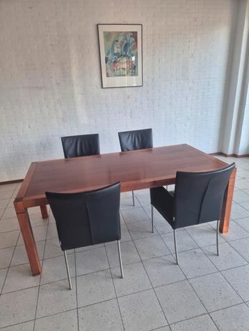 Vintage deens design eetkamertafel kersenhout  beschikbaar voor biedingen