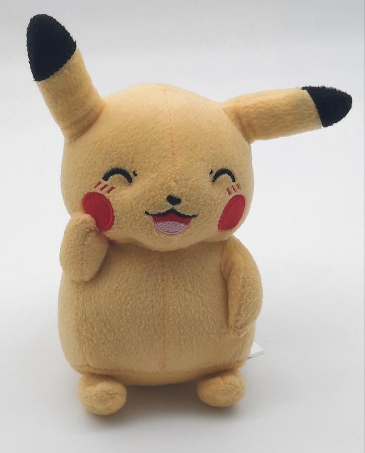 Pokemon Pikachu knuffel ca. 22cm hoog TOMY 2017, Verzamelen, Poppetjes en Figuurtjes, Zo goed als nieuw, Ophalen of Verzenden