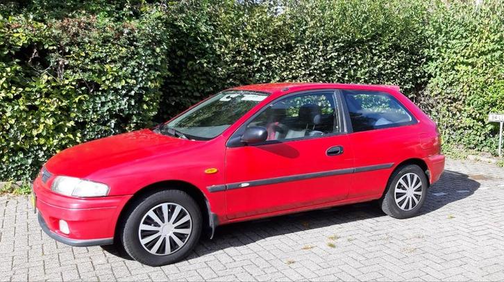 Klassieke auto  MAZDA 323  Hatchback met APK tot oct. 2026, Auto-onderdelen, Verlichting, Mazda, Gebruikt, Ophalen