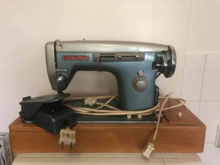 Vintage Libelle Naaimachine, Antiek en Kunst, Antiek | Naaimachines, Ophalen