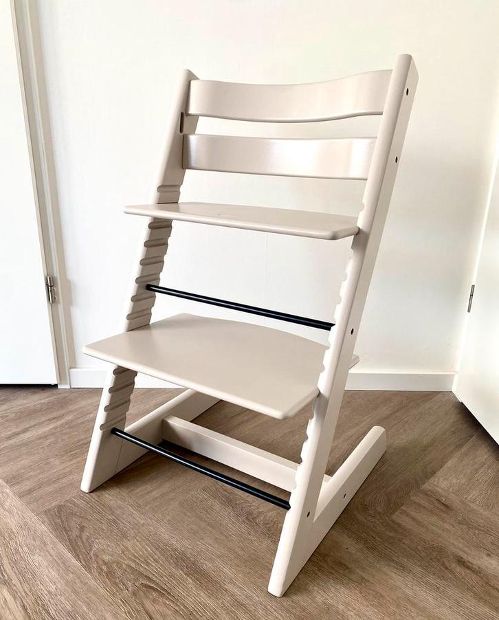 Moderne beige STOKKE Tripp Trapp refurbished, Kinderen en Baby's, Kinderstoelen, Zo goed als nieuw, Meegroeistoel, Ophalen