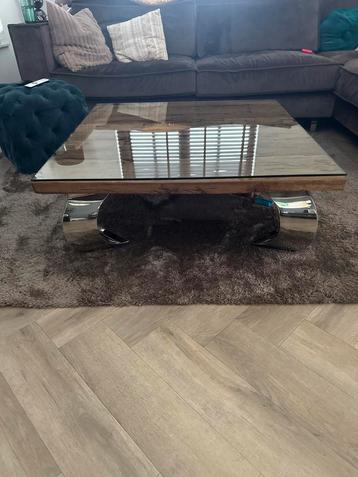 Mooie Vierkante Salontafel 100x100cm beschikbaar voor biedingen