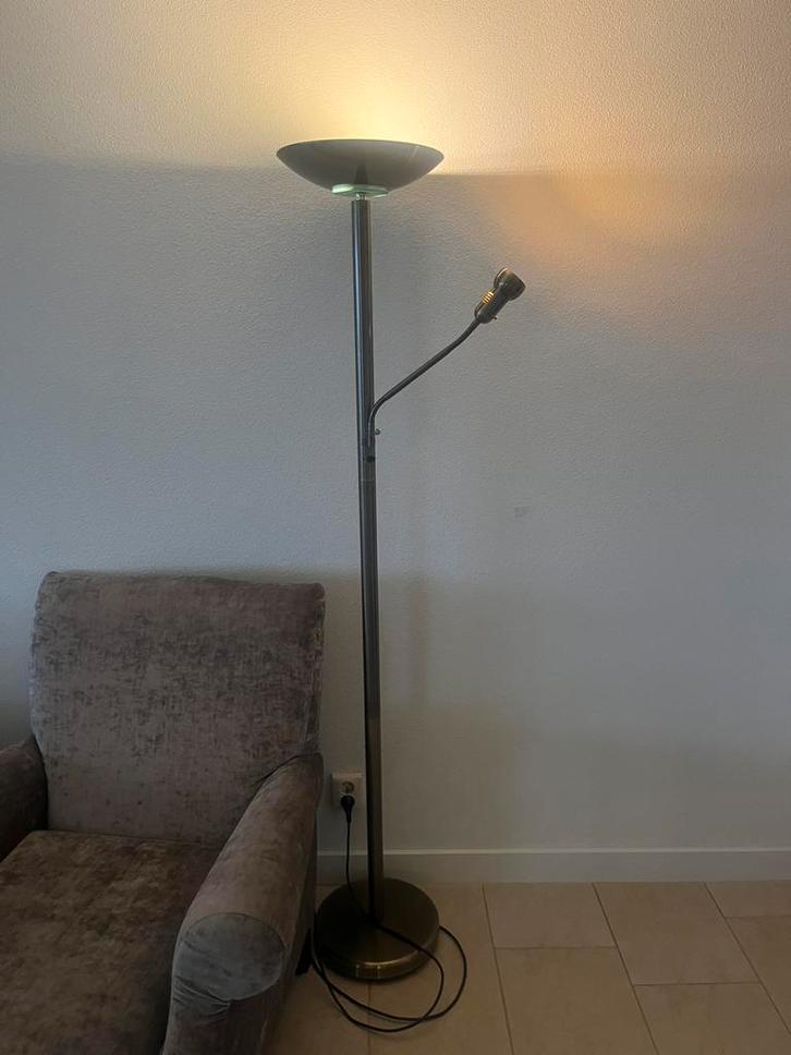 Staande zilveren lamp met leeslamp, Huis en Inrichting, Lampen | Vloerlampen, Gebruikt, 150 tot 200 cm, Metaal, Ophalen