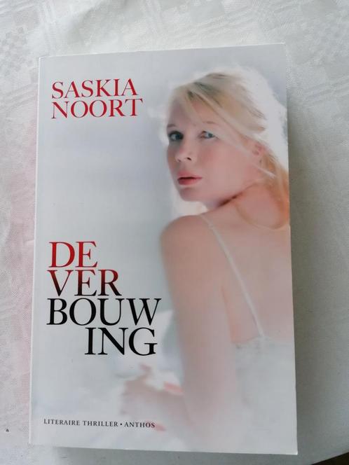 De Verbouwing - Saskia Noort, Boeken, Thrillers, Gelezen, Nederland, Ophalen of Verzenden