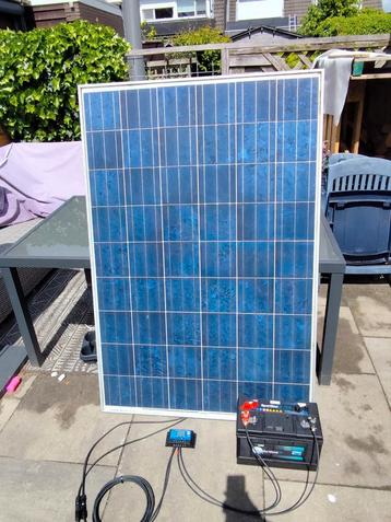 Off-grid set zonnepaneel 255watt plus 30 amp laadregelaar  beschikbaar voor biedingen