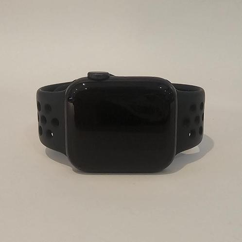 Apple Watch Series 6 Nike (40mm) Grijs (Zwart), Sieraden, Tassen en Uiterlijk, Smartwatches, Gebruikt