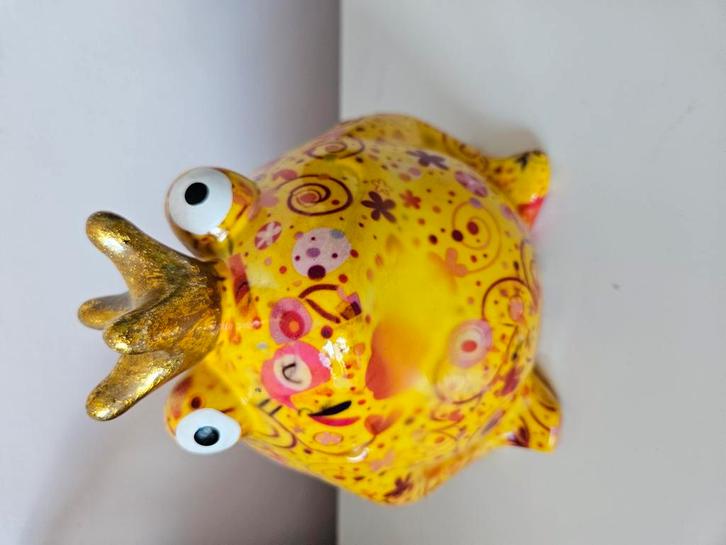 Pomme Pidou Spaarpot Kikker Freddy Medium, Verzamelen, Spaarpotten, Zo goed als nieuw, Dier, Steen, Aardewerk of Keramiek, Ophalen