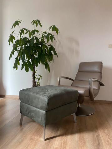 Mooie draaifauteuil & hocker van Henders & Hazel beschikbaar voor biedingen