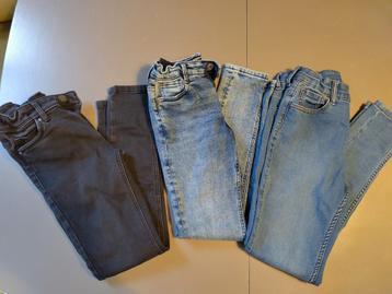 3 skinnybroek, mt 146, €6,- beschikbaar voor biedingen
