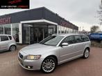 Volvo V50 2.0 Momentum | leder | airco | trekhaak |, Voorwielaandrijving, Traction-control, Dealer onderhouden, Zilver of Grijs