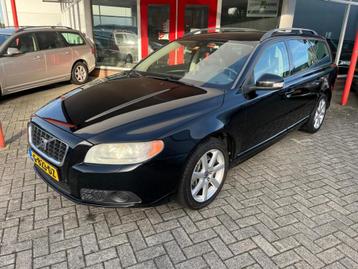 Volvo V70 2.4 D5 185PK Summum Volledig lederen bekleding/Xen beschikbaar voor biedingen