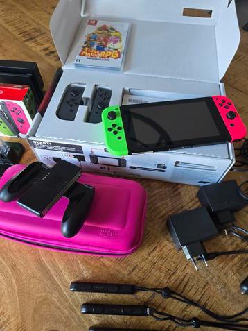 Nintendo Switch compleet 4 joycons + Mario RPG veel extra's  beschikbaar voor biedingen