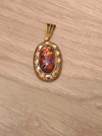 Vintage jelly opal kettinghanger beschikbaar voor biedingen