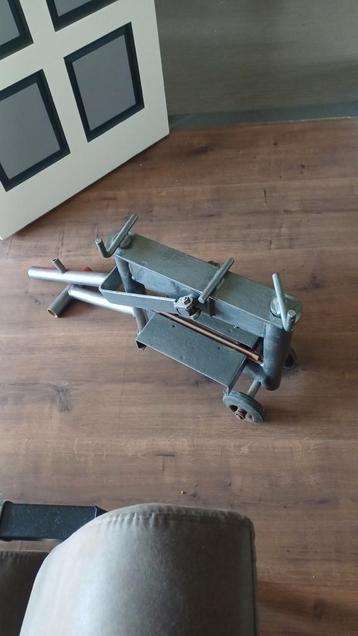 Stenen knipper  beschikbaar voor biedingen