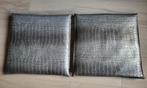 2 mooie luxe exclusieve grote kussens vierkant grijs zilver, Ophalen of Verzenden, Zo goed als nieuw, Grijs, Vierkant