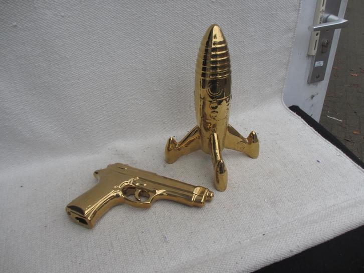 Seletti Gold My Spaceship / My Gun goud sculpturen, Antiek en Kunst, Kunst | Designobjecten, Ophalen of Verzenden