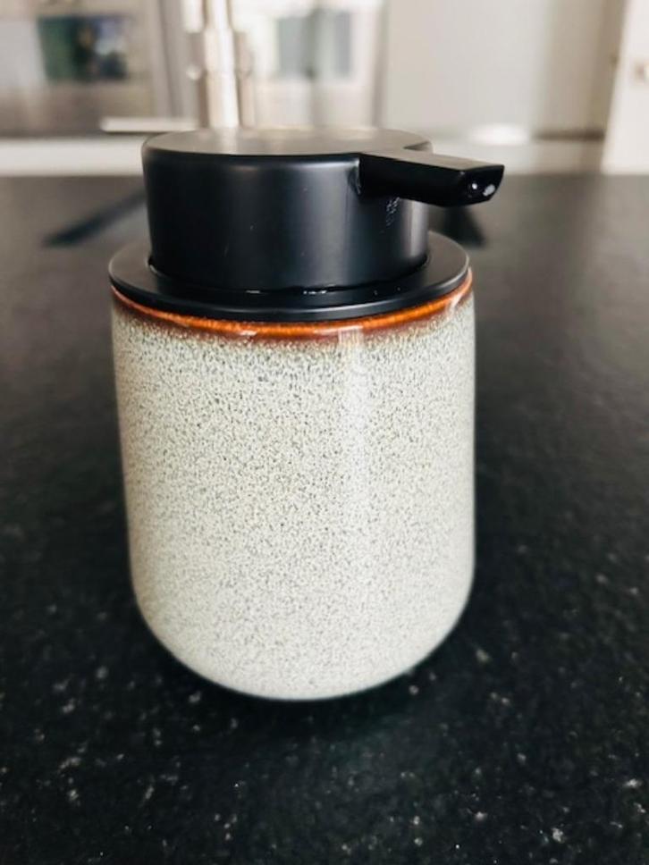 Geglazuurd Porselein zeeppomp- Zeepdispenser, keramiek, Huis en Inrichting, Keuken | Keukenbenodigdheden, Zo goed als nieuw, Ophalen of Verzenden